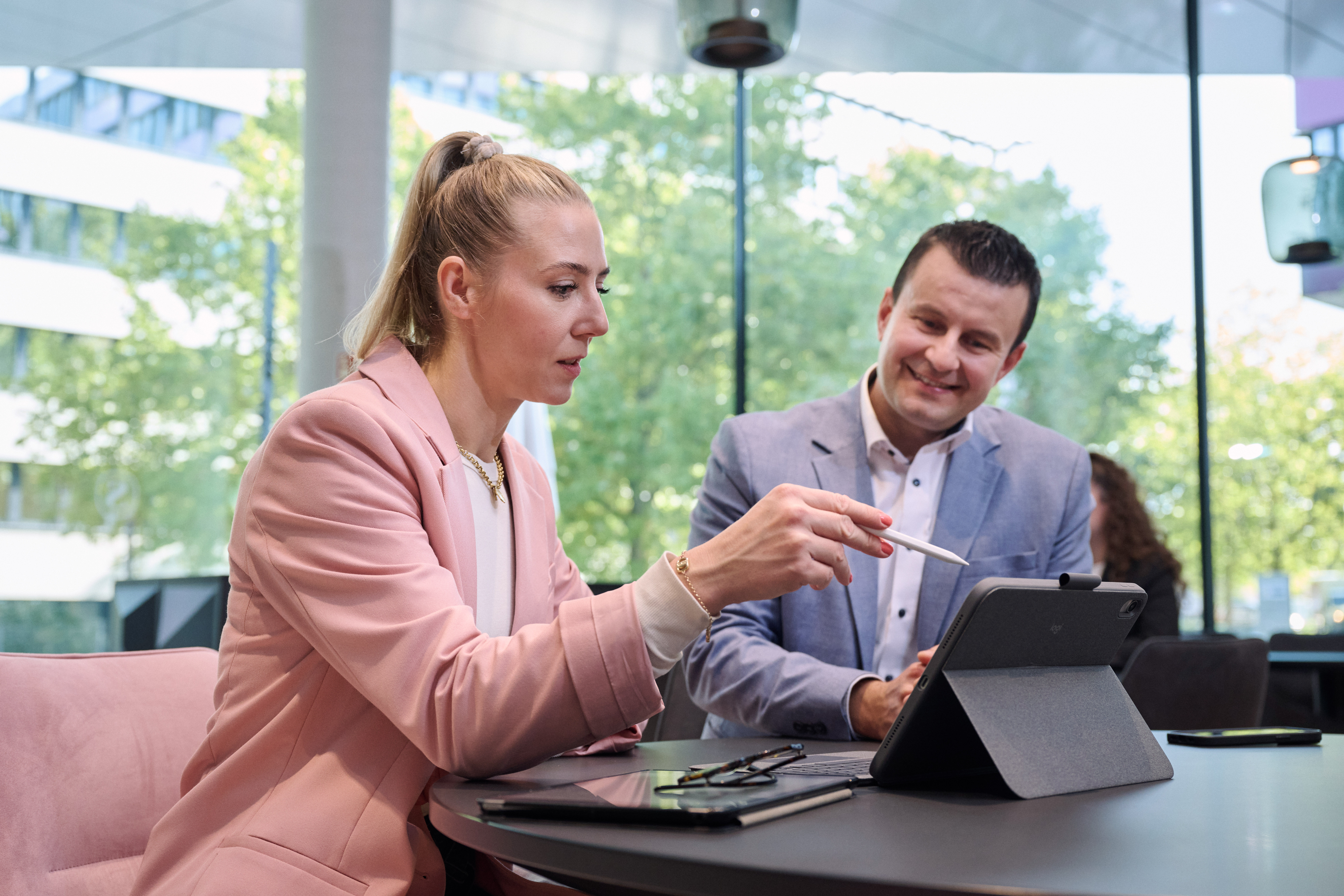 As part of our Referral Program, you refer the omniac app to your private or business customers.