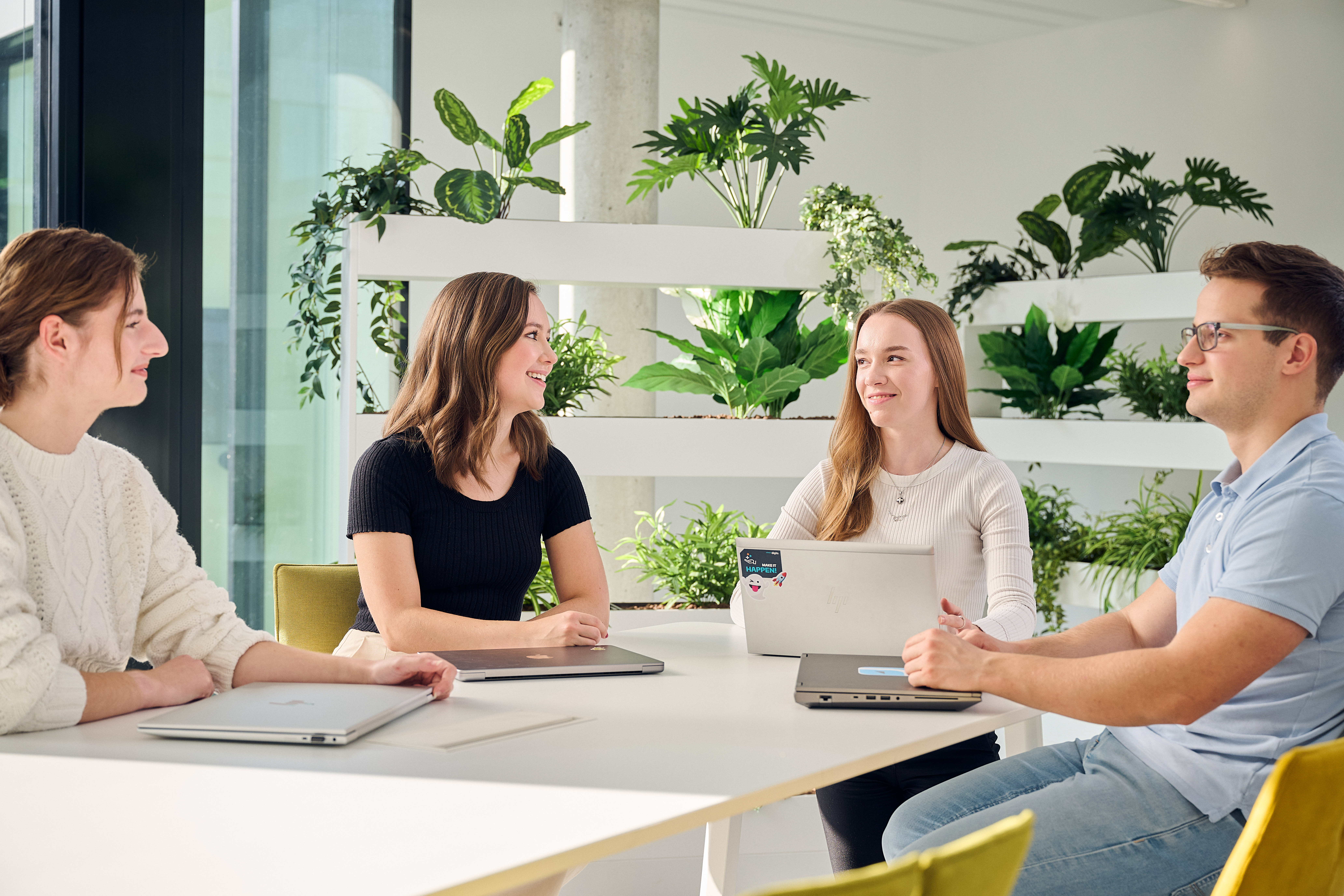 Strengthen Security Awareness in your employees' everyday lives.